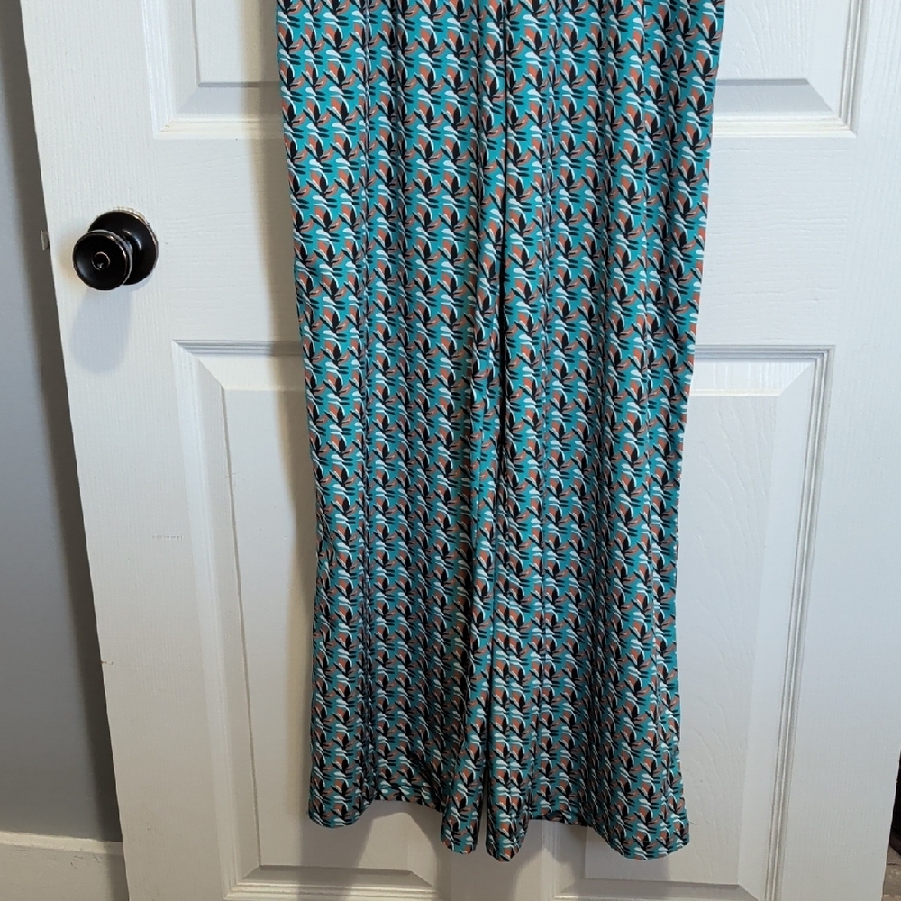 Chic Patterned Women's Jumpsuit - Picture 3 of 7